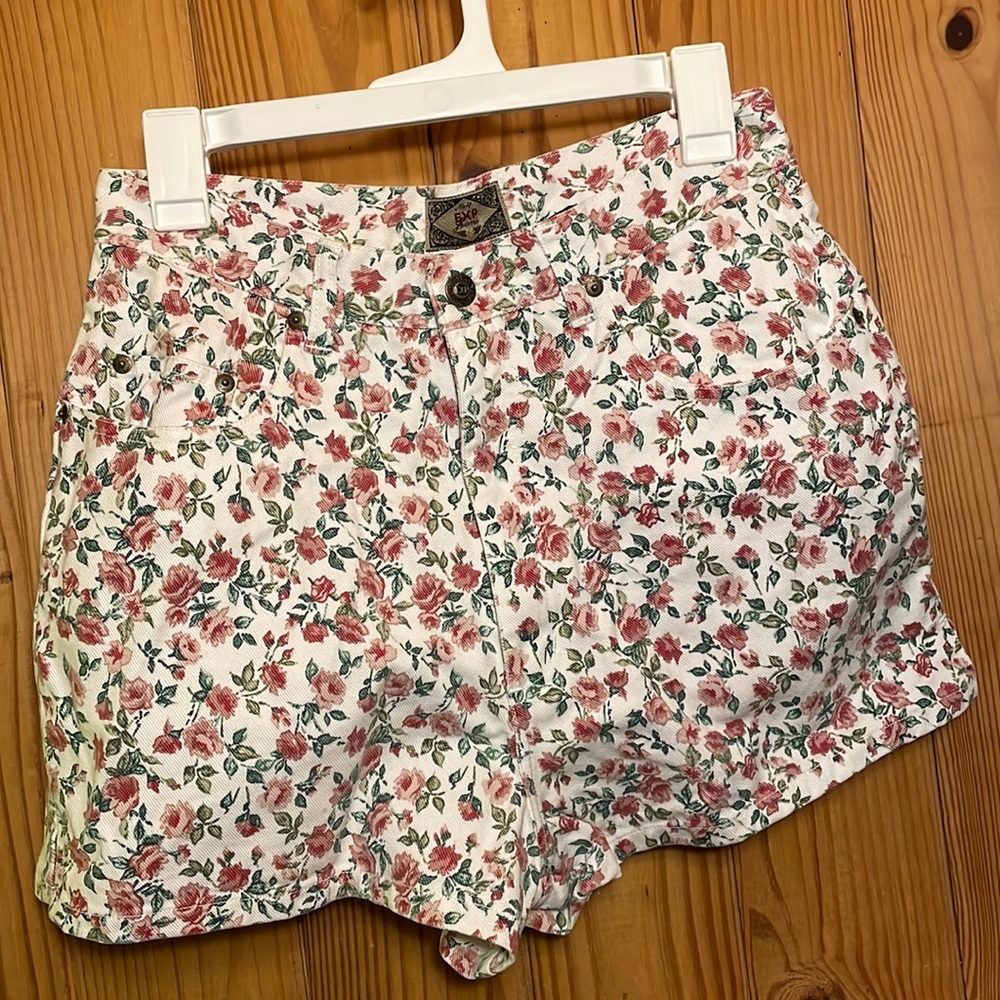 Vintage 90s floral cotton high waisted shorts